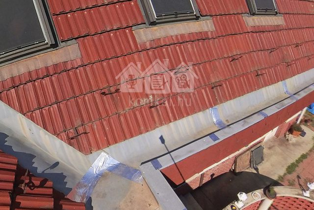 090. TETŐ: dobozolt bádog ereszcsatorna